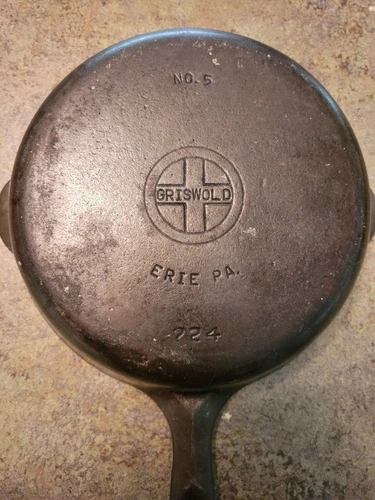 Vintage GRISWOLD Small Block No 5 724 Erie PA Cast Iron Skillet ~ NO WOBBLE