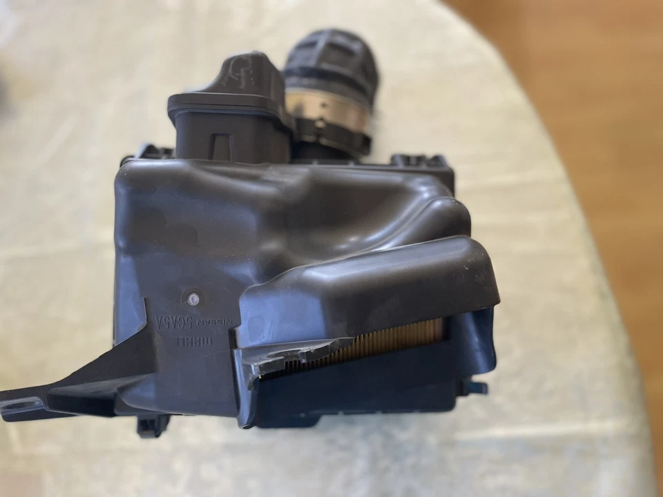 Carcasa de admisión de aire lado izquierdo Infinity Q50 2016-2020 Foto 3 de 3