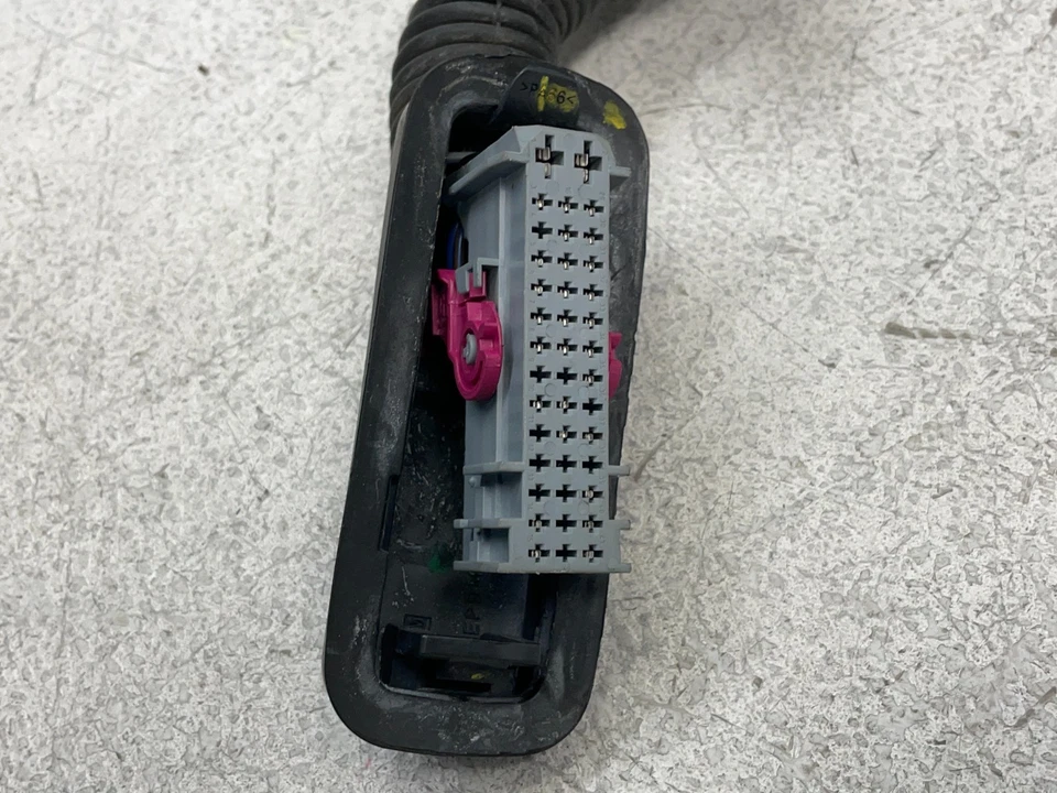 Chevrolet Suburban 2015-2019 arnés de cableado para puerta del conductor delantero izquierdo OEM Foto 2 de 4