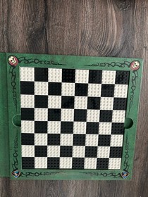 LEGO Games: Castle Chess Set (852001) Complete - Gently Used - READ DESCRIPTION