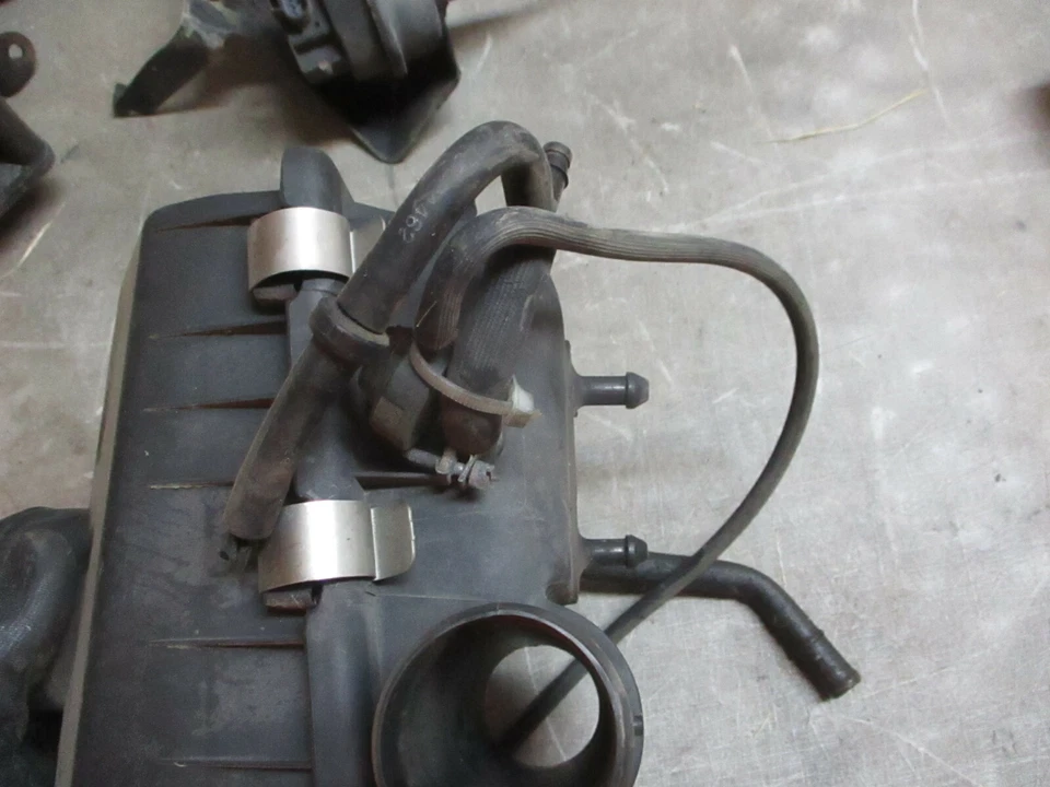 Air Filter Box 2.2  4 CyL TURBO  Chrysler Maserati TC  89 90 91 - Image 3 of 3