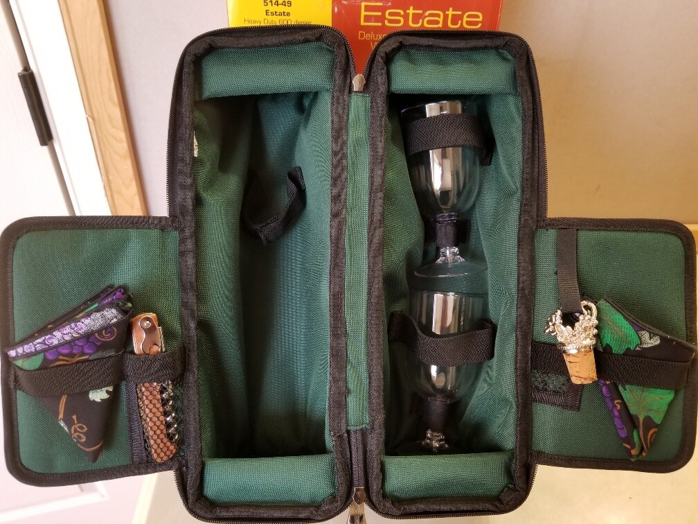 NIB Picnic Time Estate Wine Bag, Glasses, Napkins, Cork Stopper, Opener