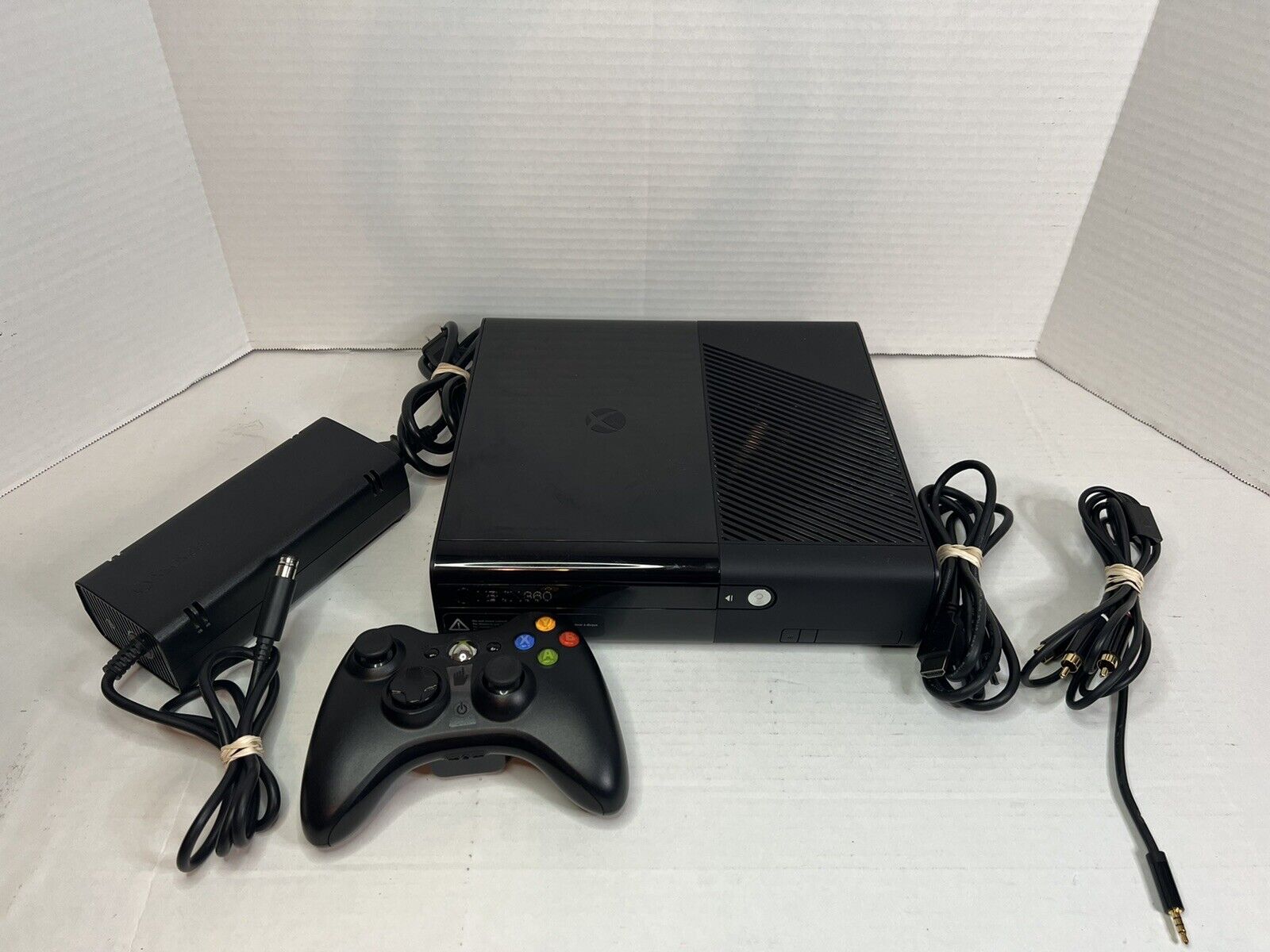 Xbox 360 Slim Desbloqueado com Dois Controles, + de 30 Jogos e Um Pendrive  com Fonte Original e Hdmi | Jogo de Computador Xbox 360 Usado 90461303 