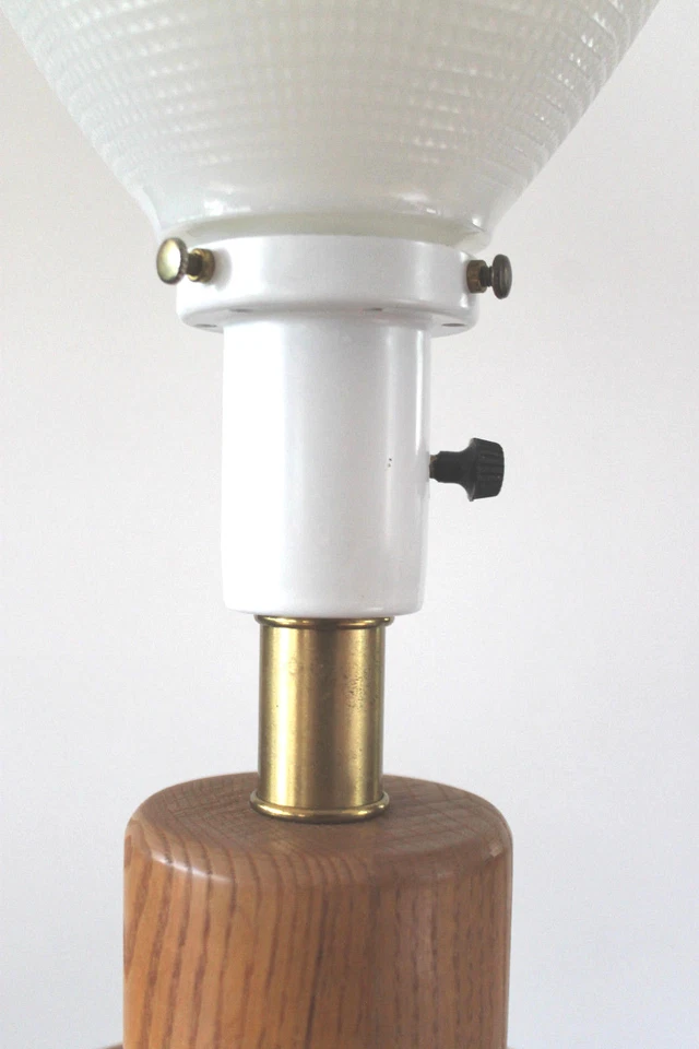 Vintage mediados de siglo aprox. Lámpara Nessen Studio años 60 cereza maciza Walter Von Nessen Foto 4 de 4