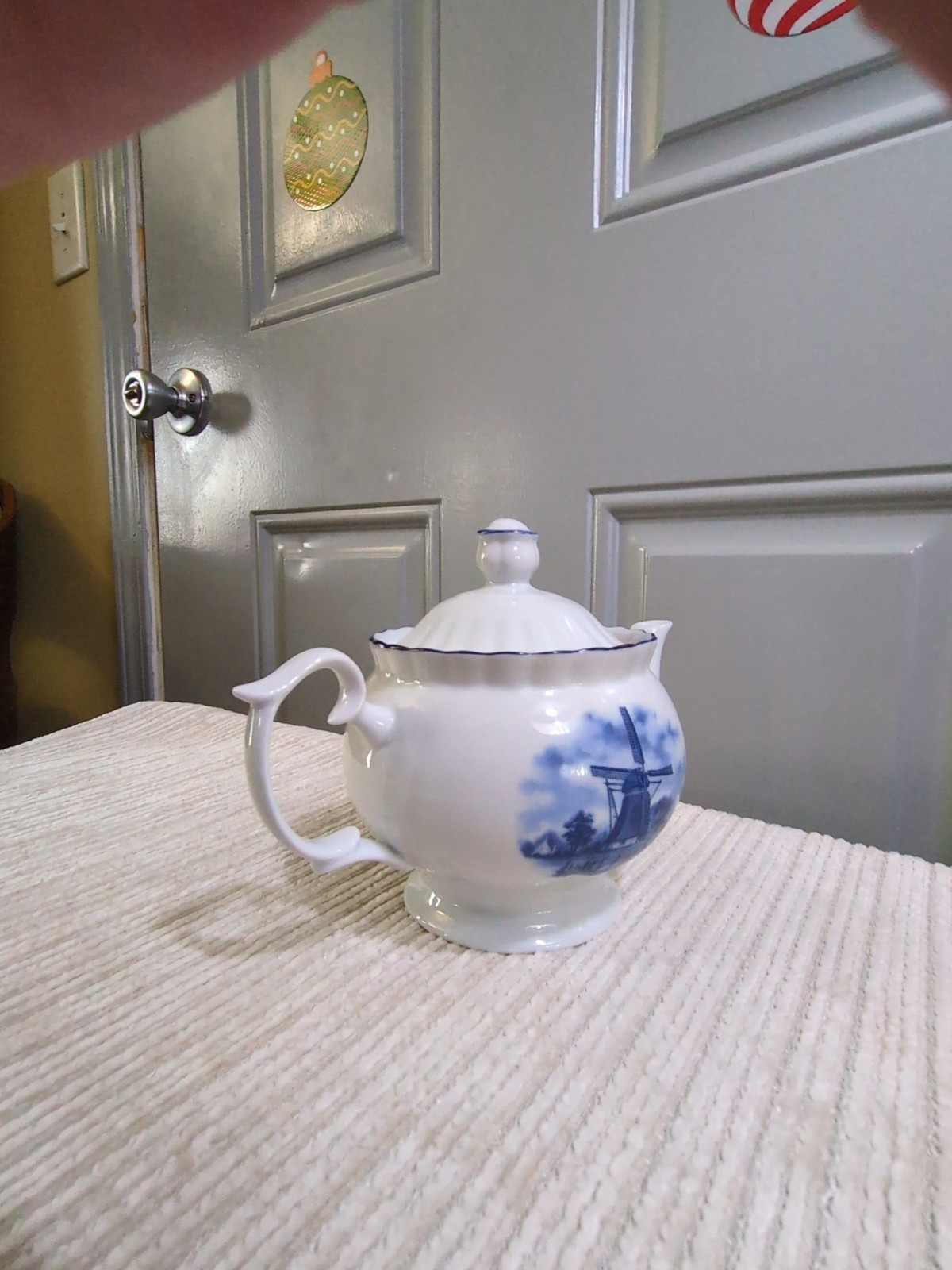 Delft Blauw Blue Windmill Holland Handdecorated Tea Pot Rose Decoration 