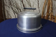 Mirro 2002KM Aluminum Cake Saver / Carrier - Locking Lid - Made in U.S.A.
