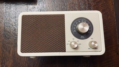 Wexley Throwback Rechargeable FM Radio Wireless Bluetooth Speaker New