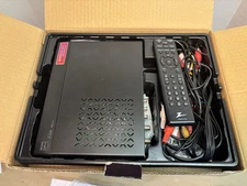 Zenith Digital TV Tuner Converter Box DTT901 w. Cables & Remote