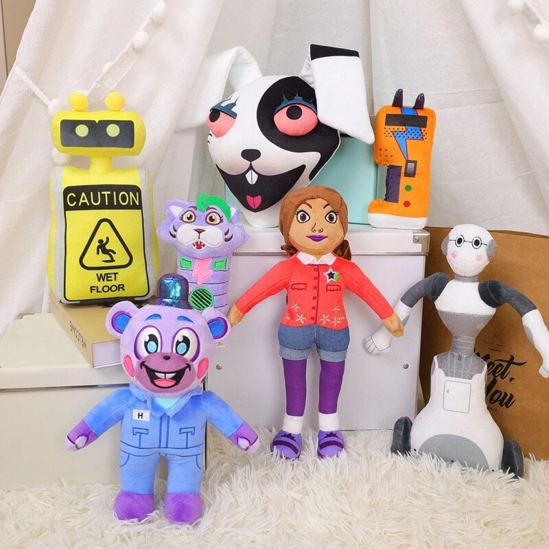 FNAF Security Breach - All Animatronic Figures & Plushies