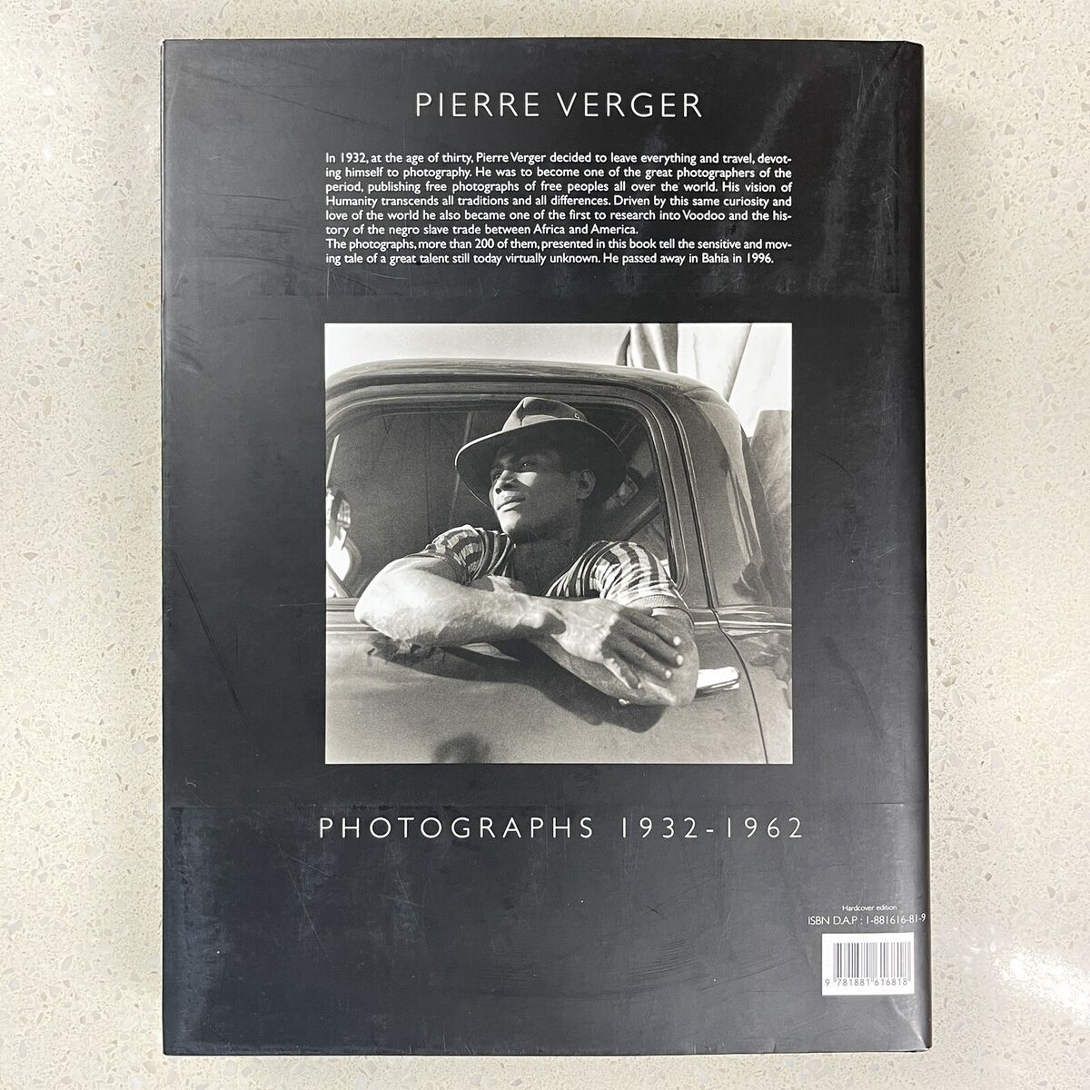 Pierre Verger - The Go-Between Photographs 1932-1962 - HCDJ -VG - S1 Pierre Verger - The Go-Between Photographs 1932-1962 - HCDJ -VG - S1