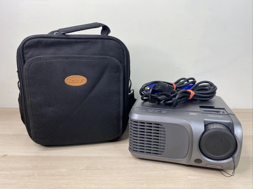 DLP PROJECTER ACER XD1170D HD WITH CARRYING CASE - Image 2 of 4