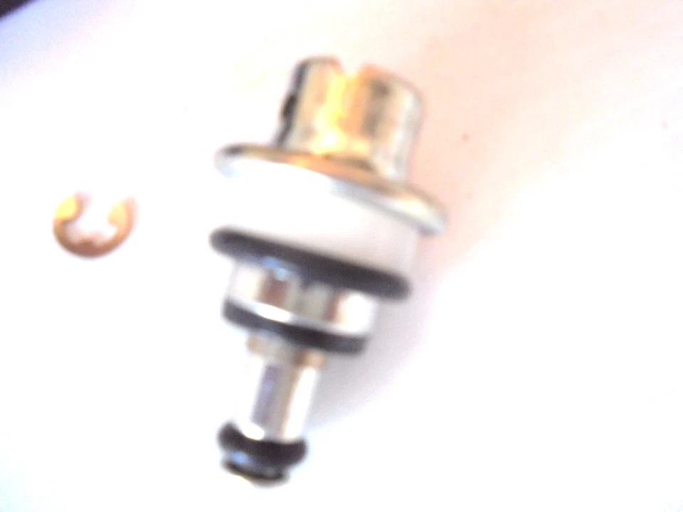 Regulador de presión de inyección de combustible estándar PR473 NUEVO DENSO Foto 4 de 4