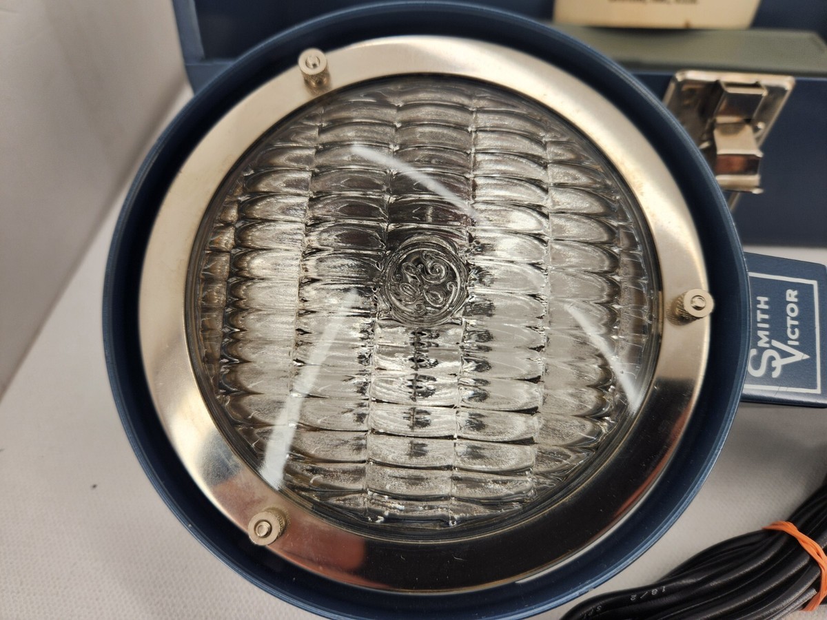 Vintage Smith Victor Model L6 Electric Hand Flood/Spot Light in