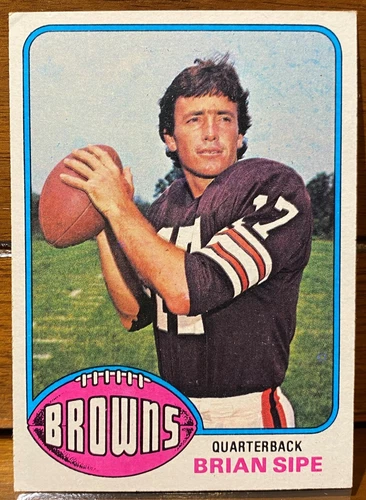 1976 Topps Football Brian Sipe #516 - Rookie Card - NM-MT
