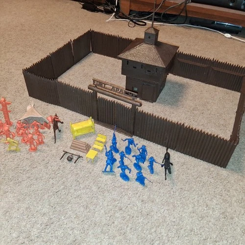 Marx Fort Apache Play Set