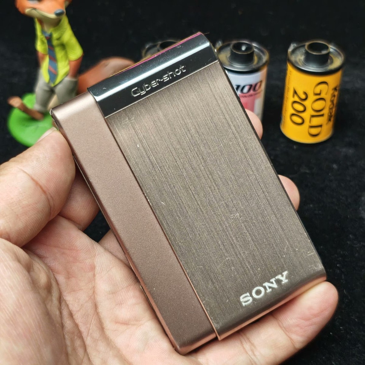 SONY Cyber-shot DSC-T90 Digital Camera 12.10 MP 4x Optical Zoom