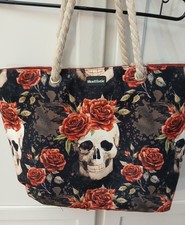 Bolso de Mano/Playa de Hombro Calavera y Rosas Negro Calavera De Colección. Estilo gótico.