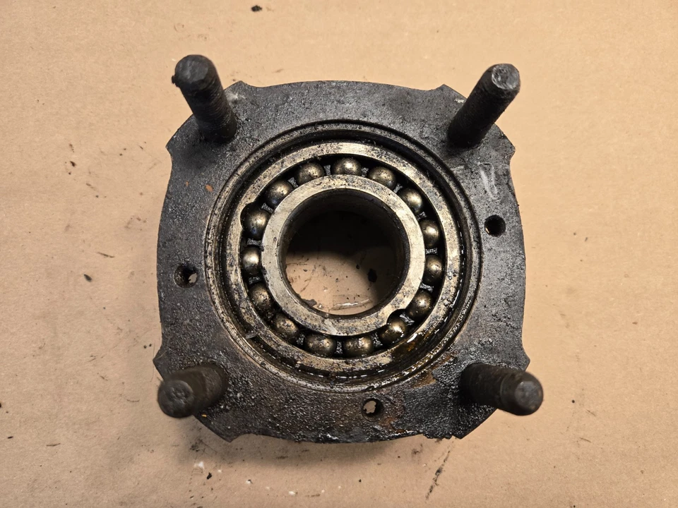 Buje de rueda de suspensión trasera original MG MGA 1500 1600 OEM Foto 3 de 4