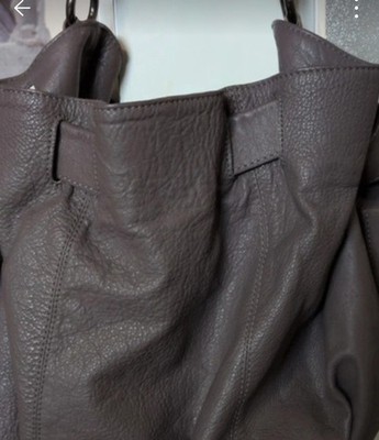 Jobis Damen Leder-Schultertasche Grau mit lila Innenfutter
