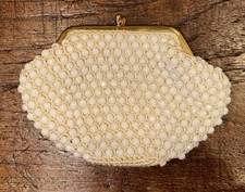 Vintage 60 s White Beaded Coin Purse Gold-Tone Metal Frame Kiss-Lock Clasp