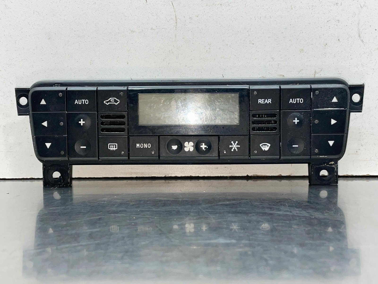 2010 Maserati Granturismo OEM Auto Heater A/C Climate Control Panel