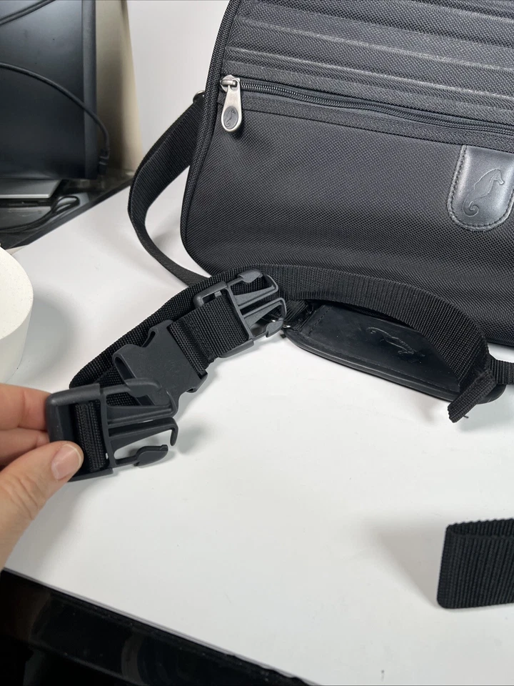 Холщовая дорожная сумка Atlantic ручная кладь регулируемый ремень - черная - Изображение 3 из 4