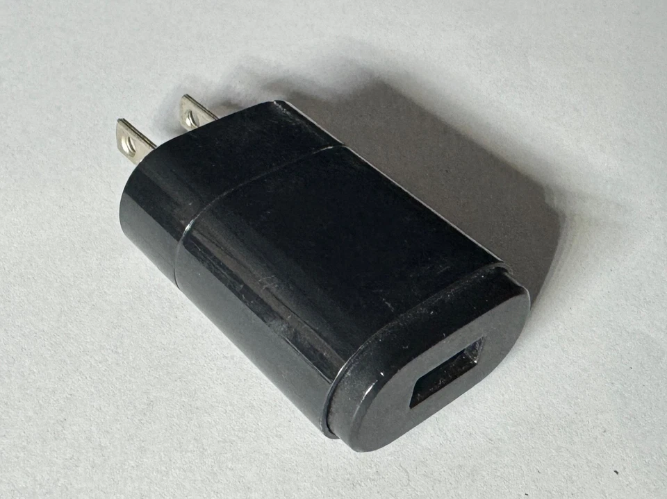 Genuine OEM LG 10W 5V USB Charger Travel Adapter Black MCS-01WD - Image 2 of 4