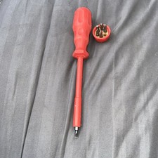 Screwdriver With 6 Interchangeable Bits
