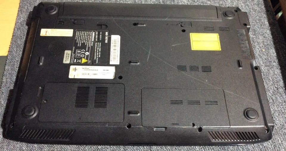 Medion Akoya P6812 – i3-2330M / 4 GB RAM / 60 GB SSD / 15,6" HD / Win10 - Bild 2 von 4