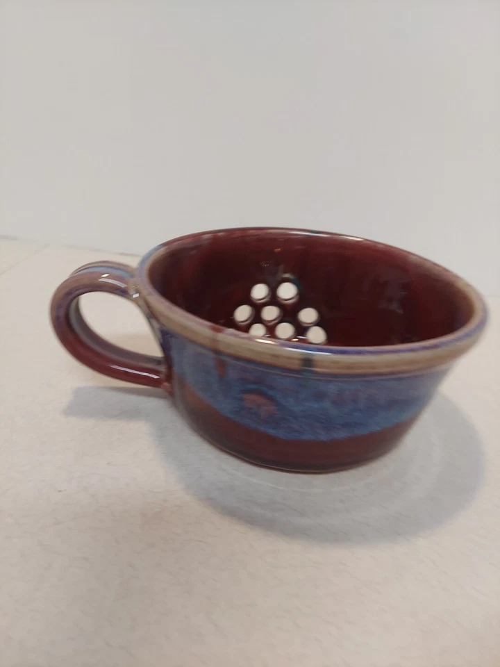 Larrabee Ceramics 4.3 Berry Colander with Handle, Maroon-Multi - Image 4 of 4