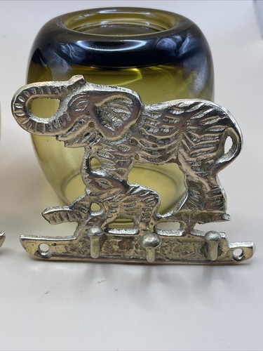 Set di 2 ganci per chiavi a parete per elefante in ottone~ tronco adulto e bambino 3,25 x 2,5 - Foto 2 di 8