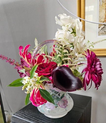 Fenton Signature Series Hand Painted Trellis Basket Signed Lynn Fenton 1995