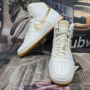 white leather nike trainers womens