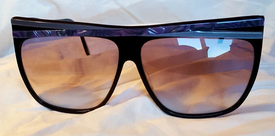 NOS Vintage 1970's Beville Sunglasses Color: Rainbow/Silver - Image 2 of 4