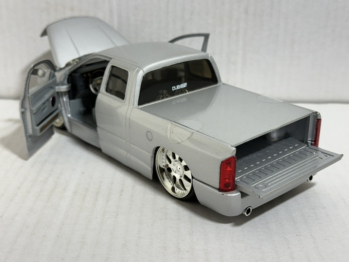 Jada 1/24 2003 ダッチラム Jada 1/24 Dub City 2003 Dodge Ram (White Pearl) | eBay