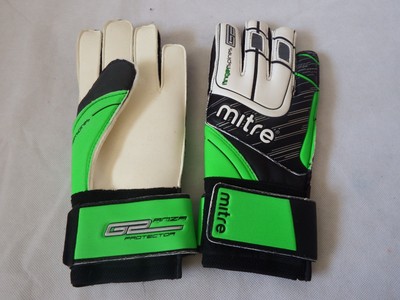 durable goalkeeper gloves