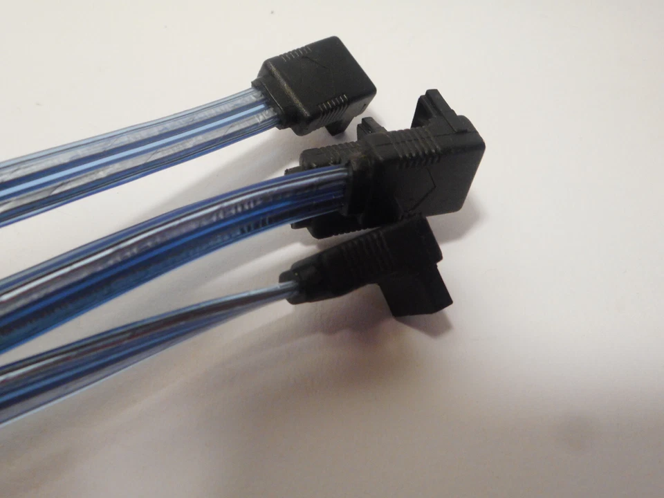 Belkin 13660 7 pin right angle Serial ATA SATA cable 22 inch length qty 4 - Image 4 of 4