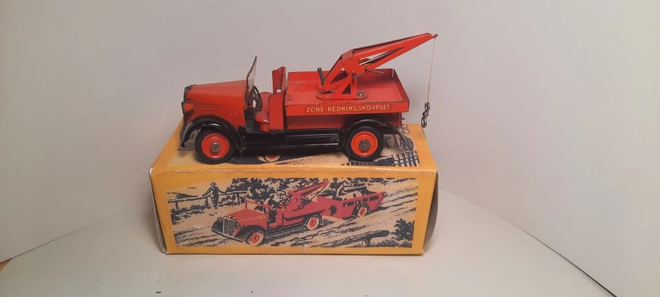 TEKNO de DINAMARCA CAMIÓN GRÚA FALCK 351 PLACA DE HOJALATA EDICIÓN TEMPRANA 1935-1955 RARO Foto 3 de 4