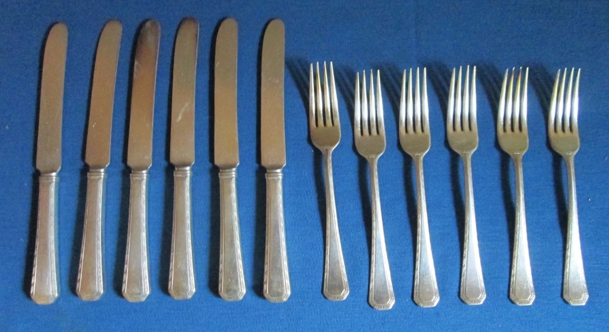 Wallace Flatware-Place Setting Antique US Silver-Plated Flatware
