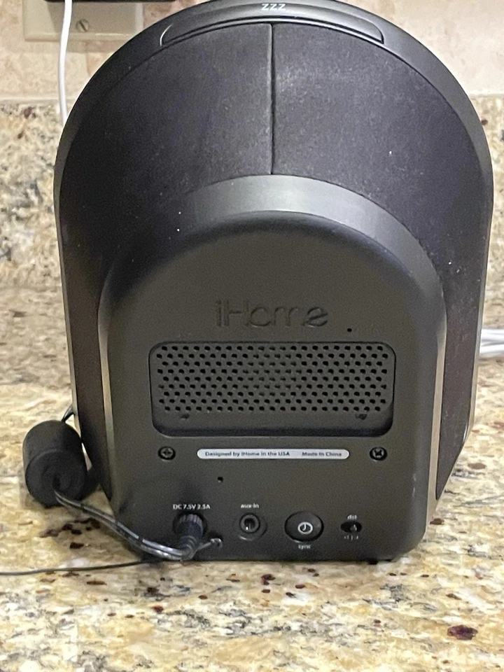 Radio despertador iHome iA63 de segunda mano para iPhone y iPod touch - Sin control remoto Foto 3 de 4