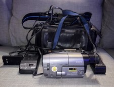 Sony Handycam CCD-TRV21 Analog 8mm Video8 Camcorder - 24x Digital Zoom With Bag