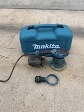 Makita BO5030K-R 5 in. Random Orbit Sander Kit