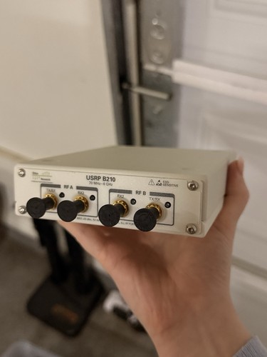 Ettus Research USRP B210 Software Defined Radio Platform for Experimentation