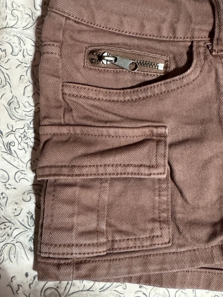 Pantalones cortos cargo de tiro bajo Wild Fable para mujer - marrón talla XS Foto 2 de 4