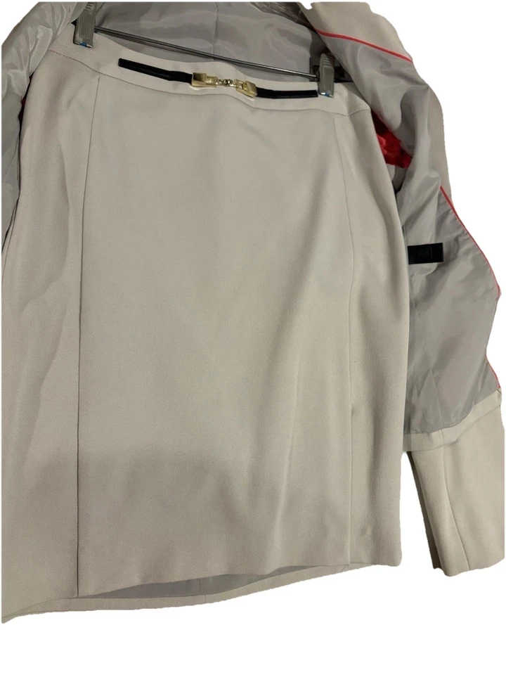 EXPRESS — 第 3/4 张图片