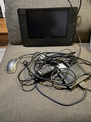 Wacom Cintiq 12WX DTZ-1200W 12  LCD Pen Display Tablet W/ Mouse & Converter Box