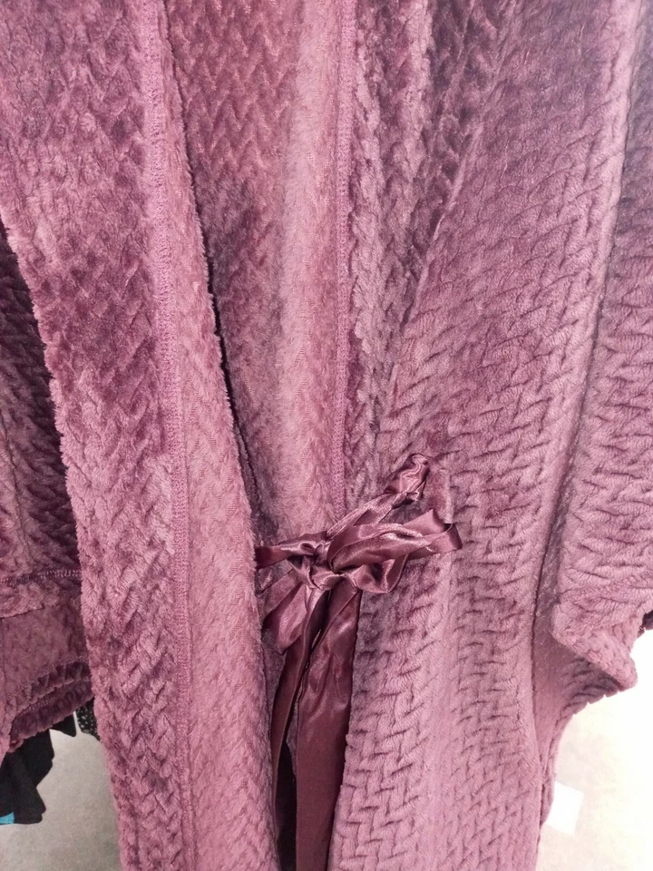 PONCHO LIGERO MUJER JOCKEY POLAR CIRUELA PÚRPURA BATA CORTA Talla S - M $54 Foto 2 de 4