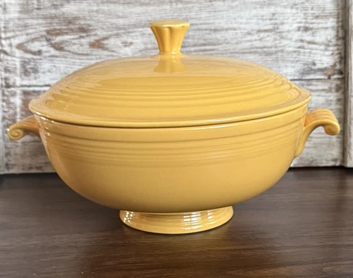 Fiesta Ware Covered Casserole Pedistal Base Serving Dish Pre 1969 Yellow Vintage