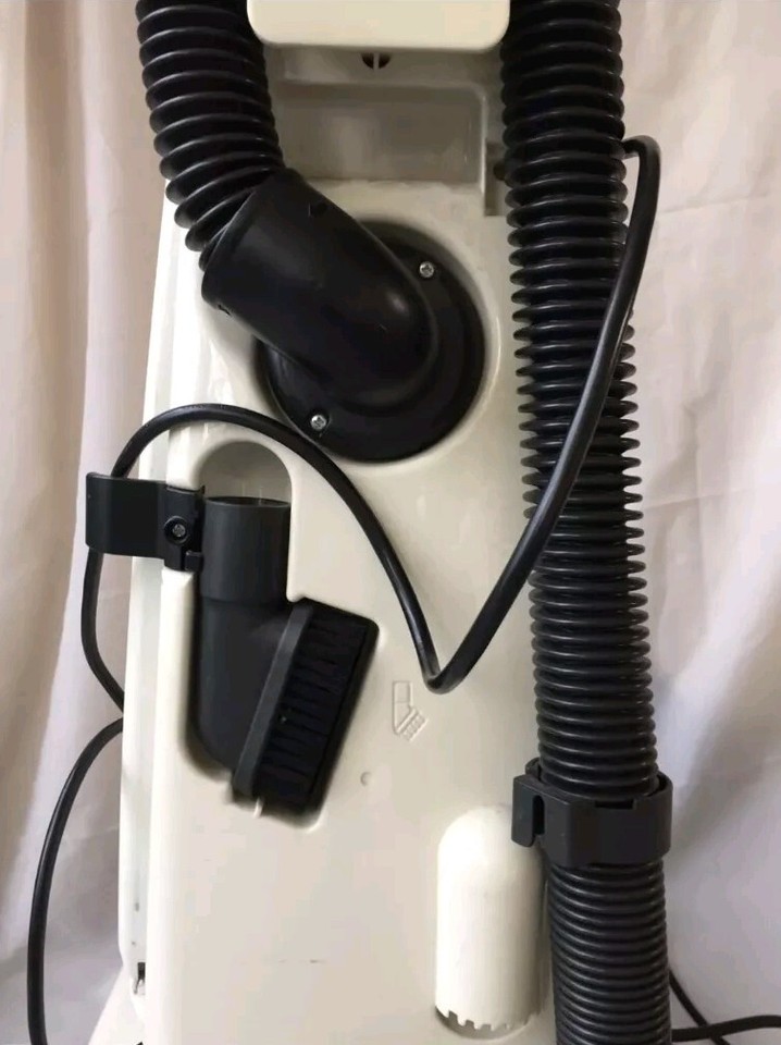 Panasonic MCE3002 Vacuum Cleaner 1900W *Powerful* Serviced Yellowed