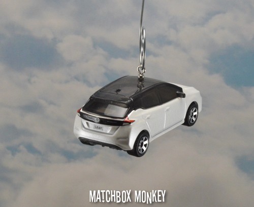 2018 White Nissan Leaf Custom Christmas Ornament Electric Adorno Hybrid 1/64 - Picture 8 of 12